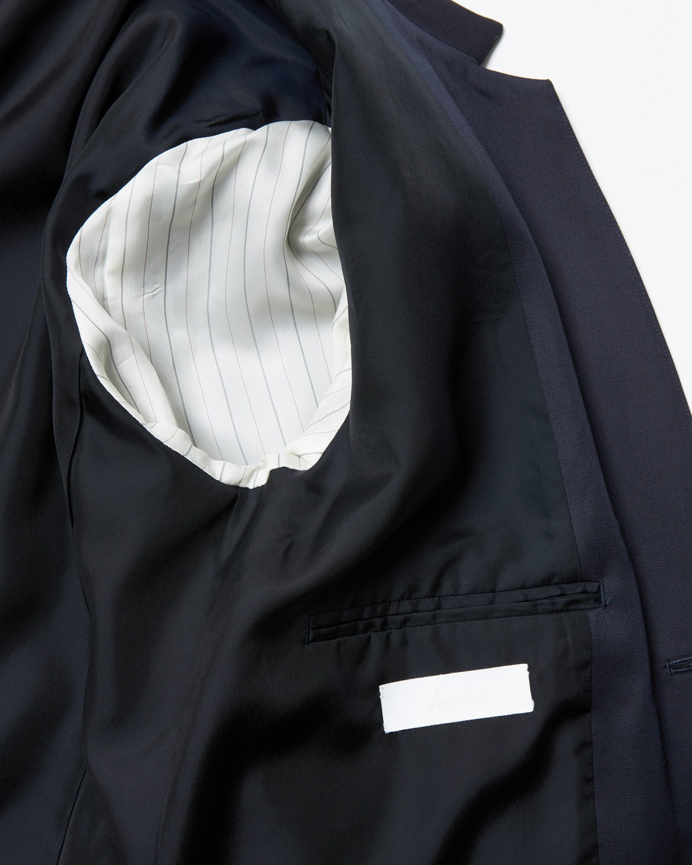 LAPEL LESS CUTTING JACKET