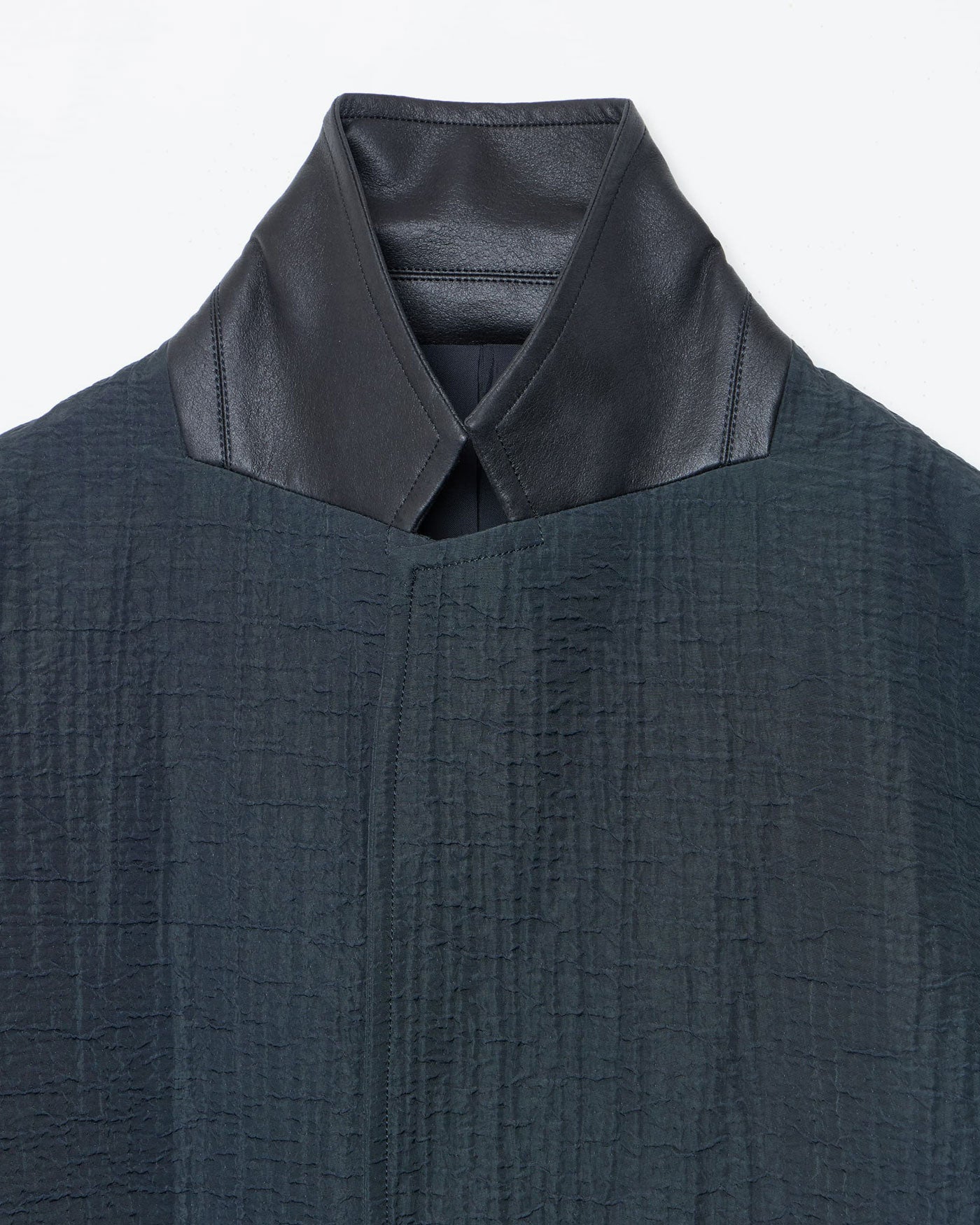 LEATHER-COLLAR JACKET