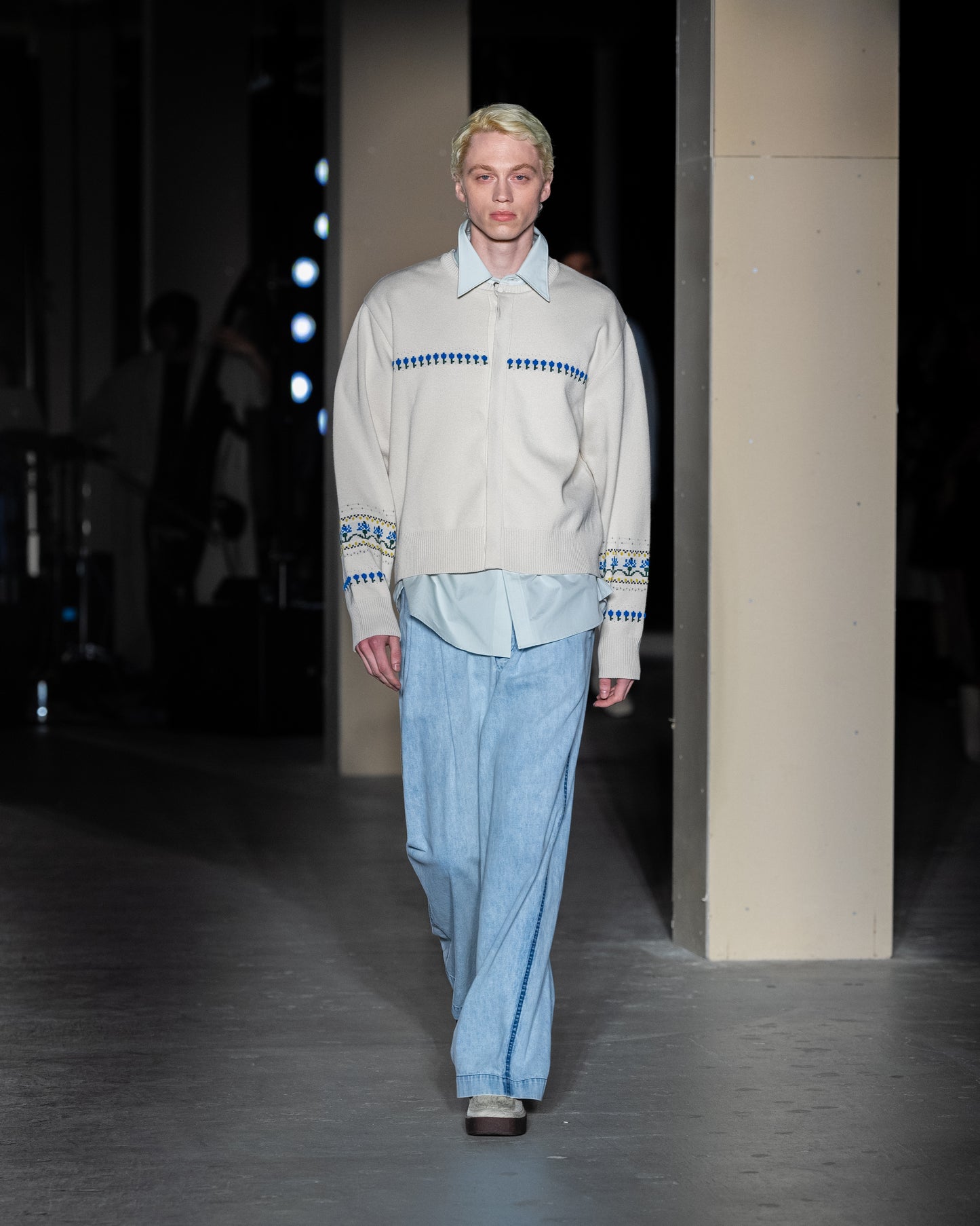 HIGH WAIST DENIM