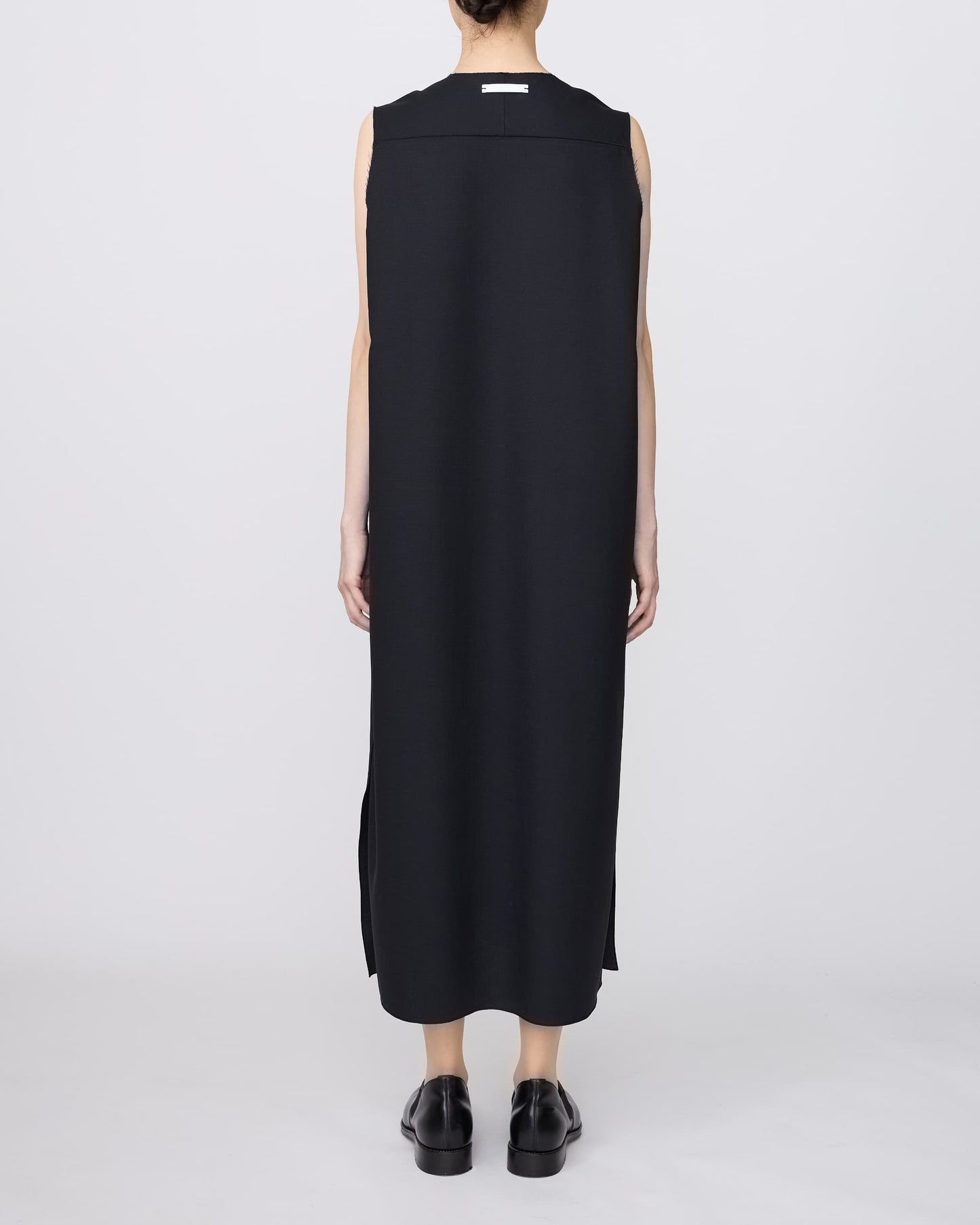 SLIT NECK SLEEVELESS DRESS