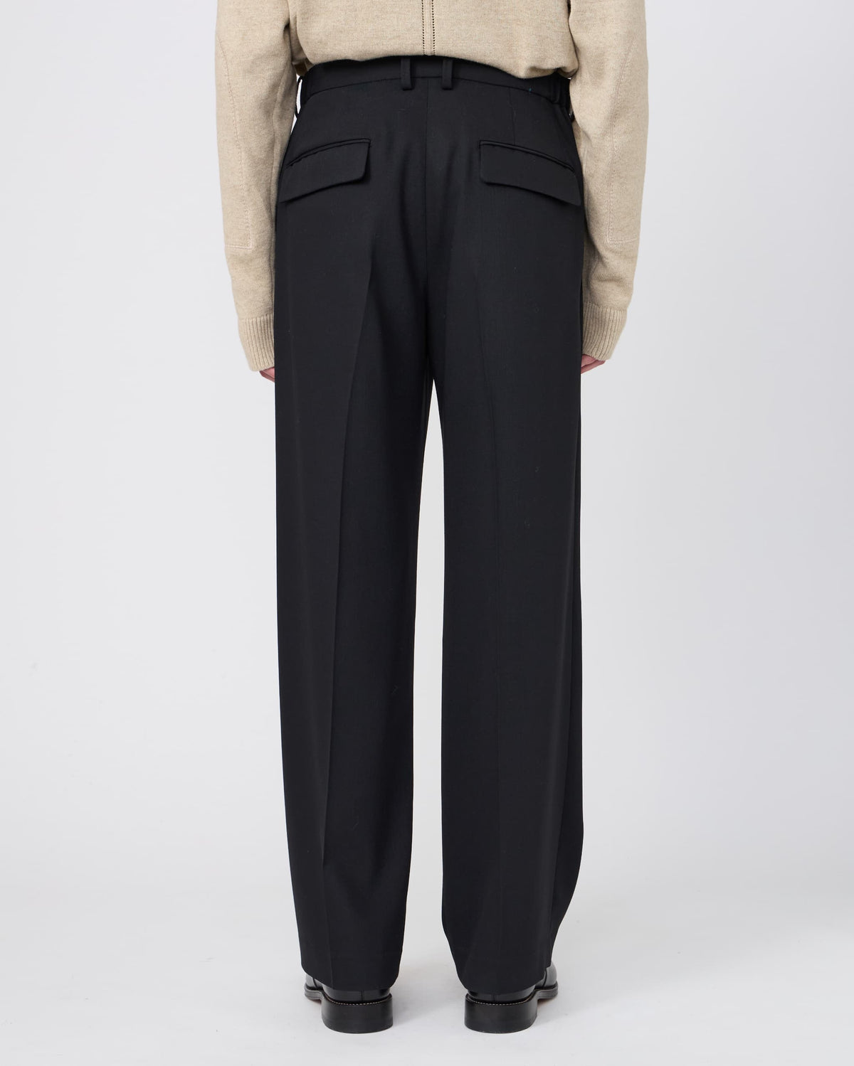 TWO-TUCKS WIDE TROUSERS