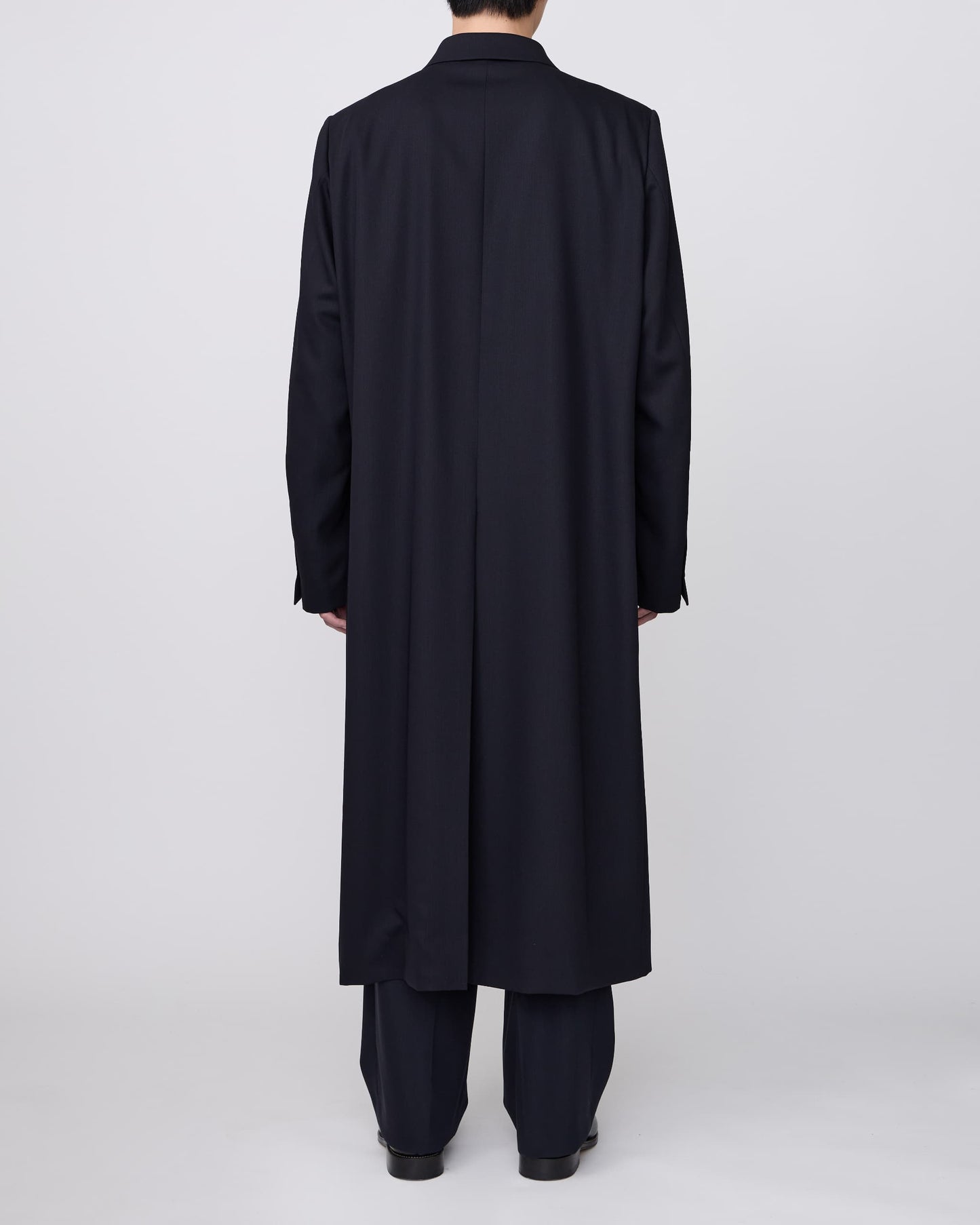 DOUBLE-BREASTED CHESTER COAT