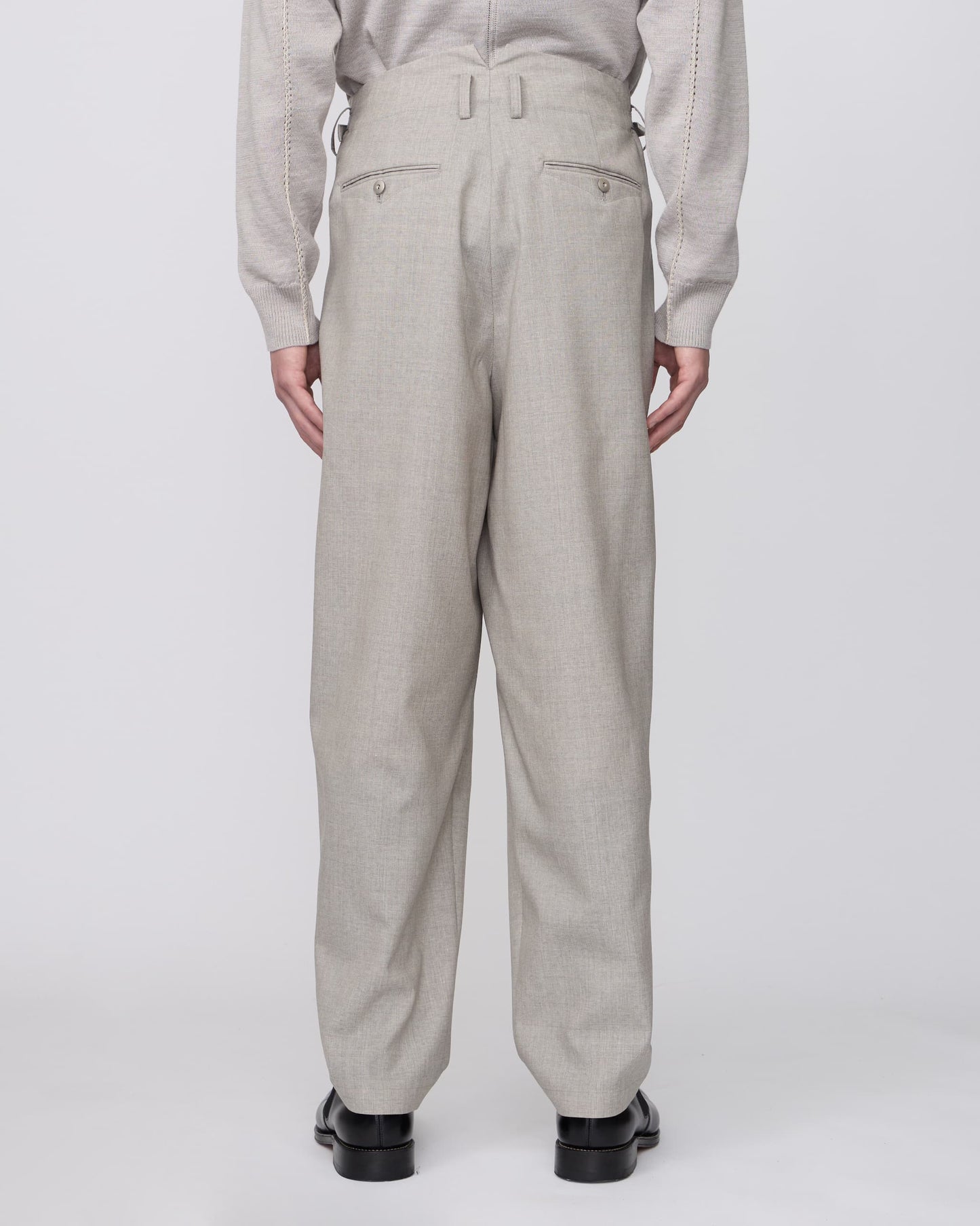 THREE TUCKS TAPERED PANTS