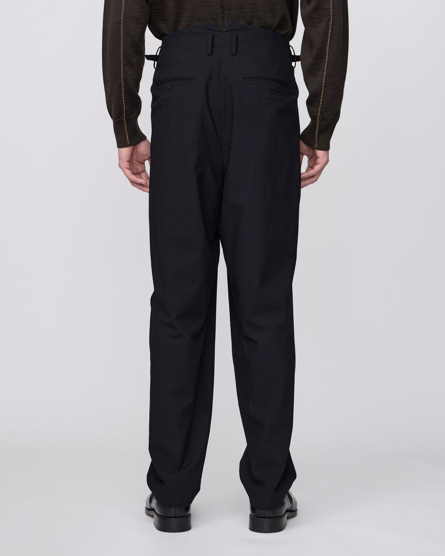 THREE TUCKS TAPERED PANTS