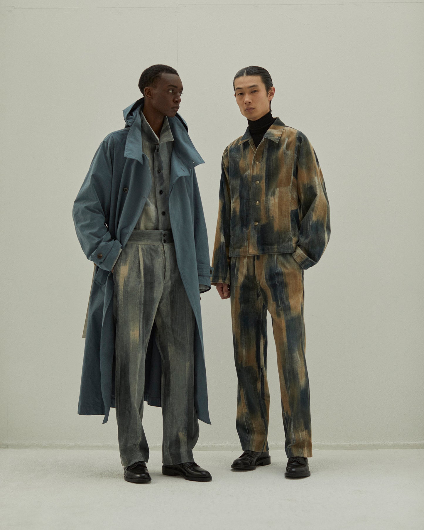 HOODED LONG COAT WITH LINEN MIX BELT
