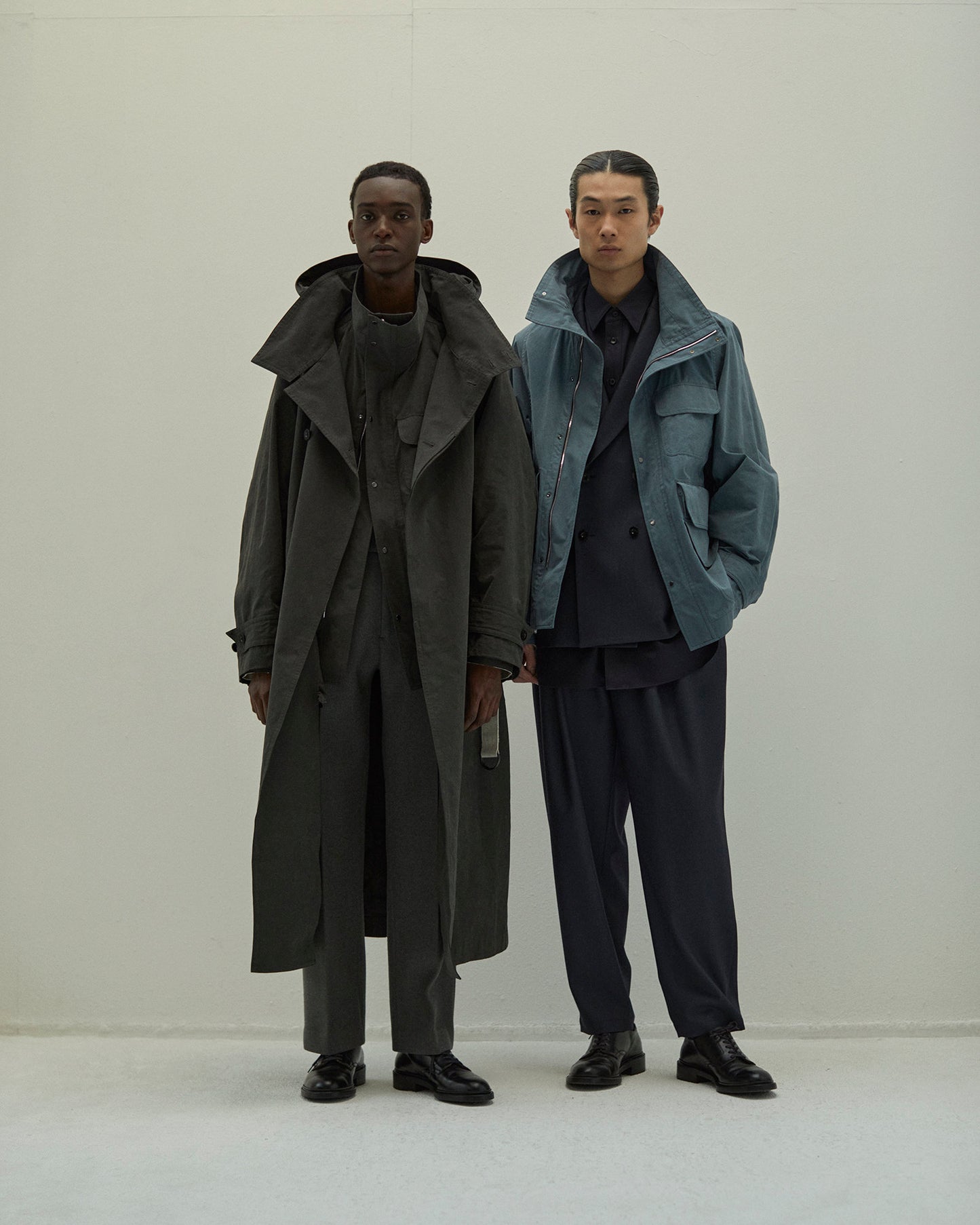 THREE TUCKS TAPERED PANTS