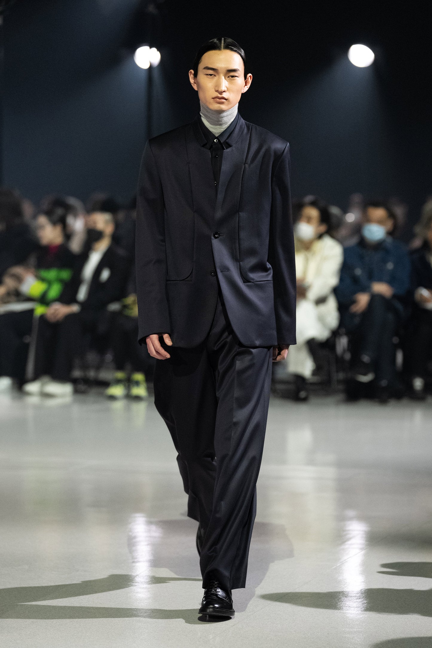 LAPEL LESS CUTTING JACKET