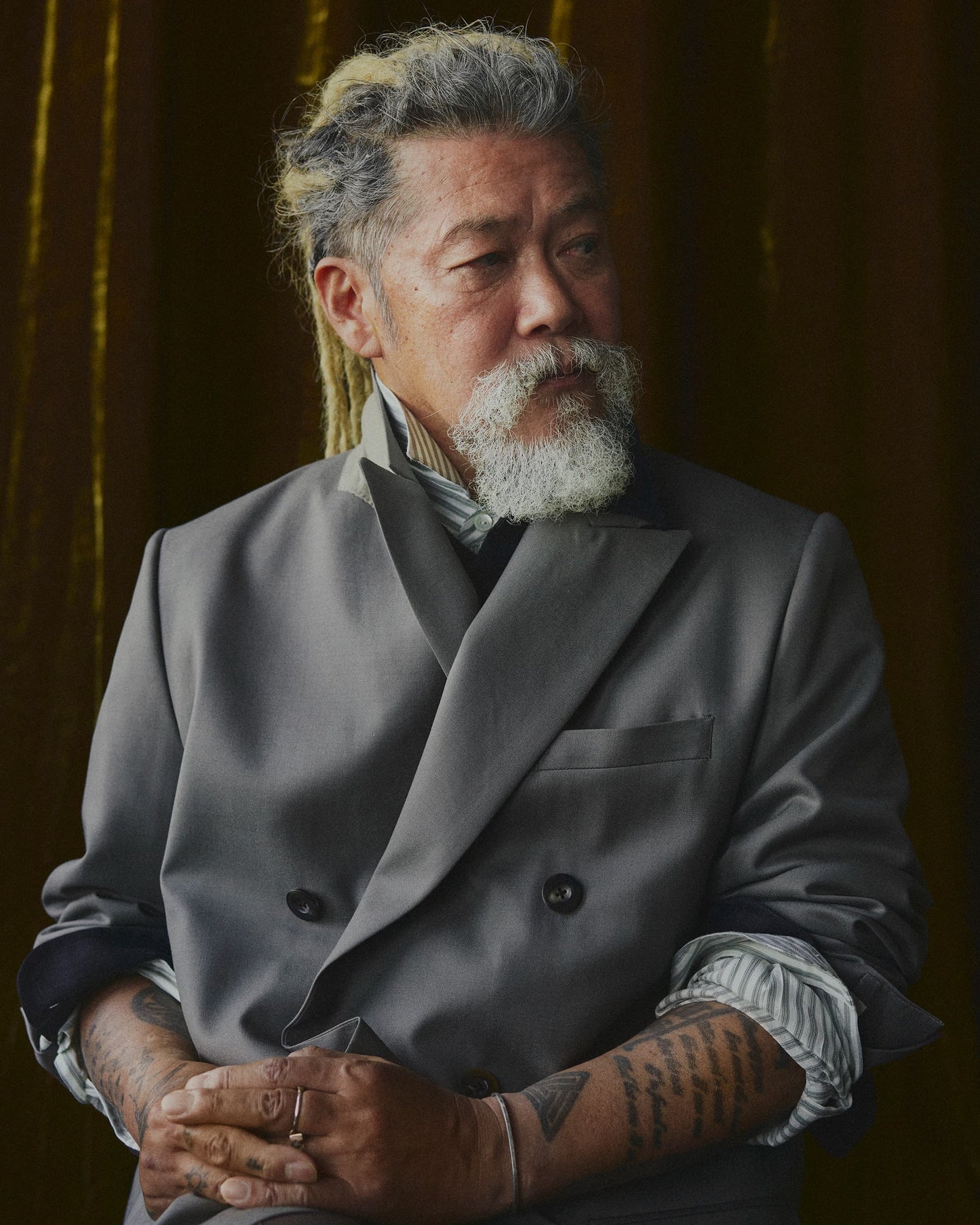 DOUBLE-BREASTED CHESTER COAT