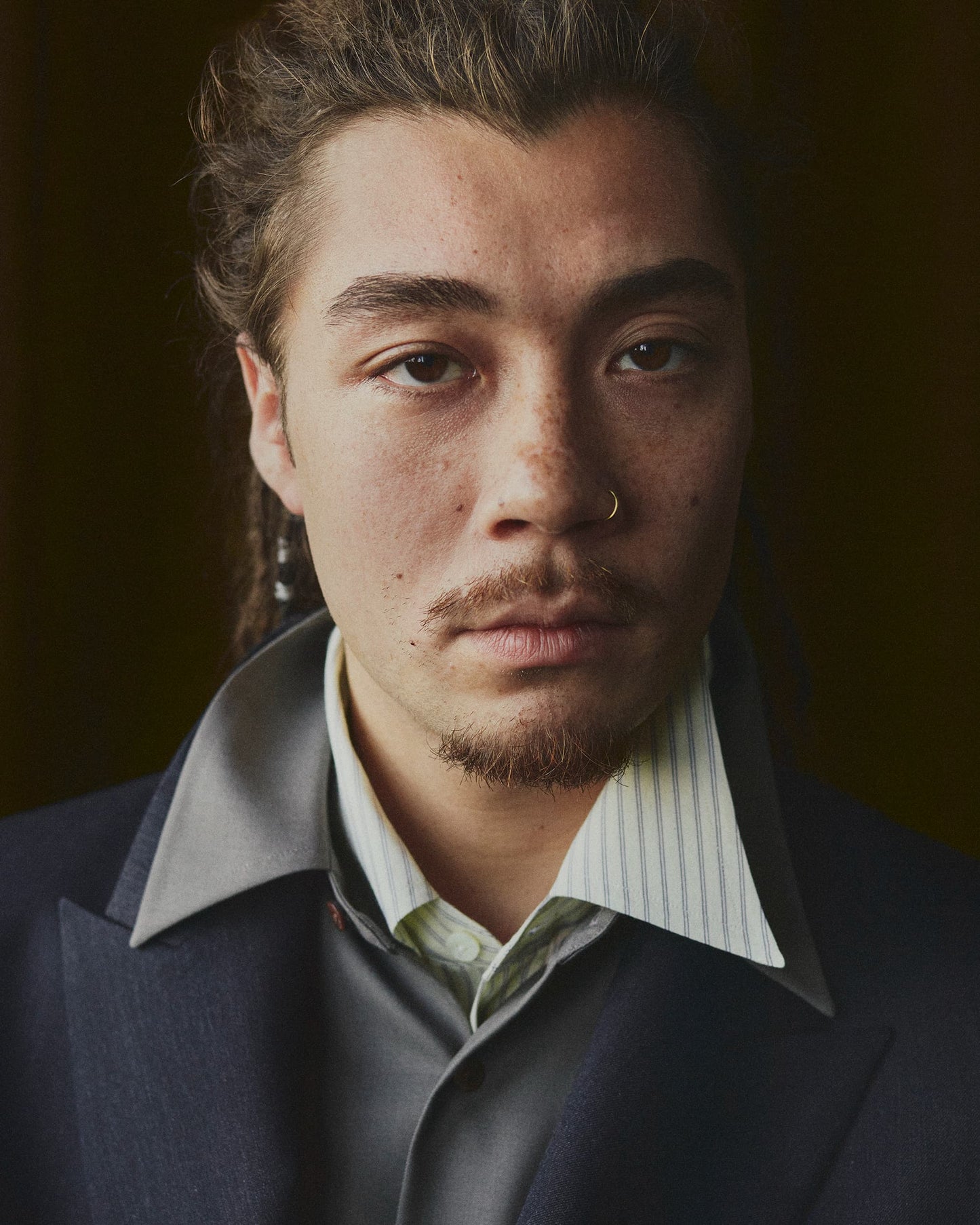 DOUBLE-BREASTED CHESTER COAT