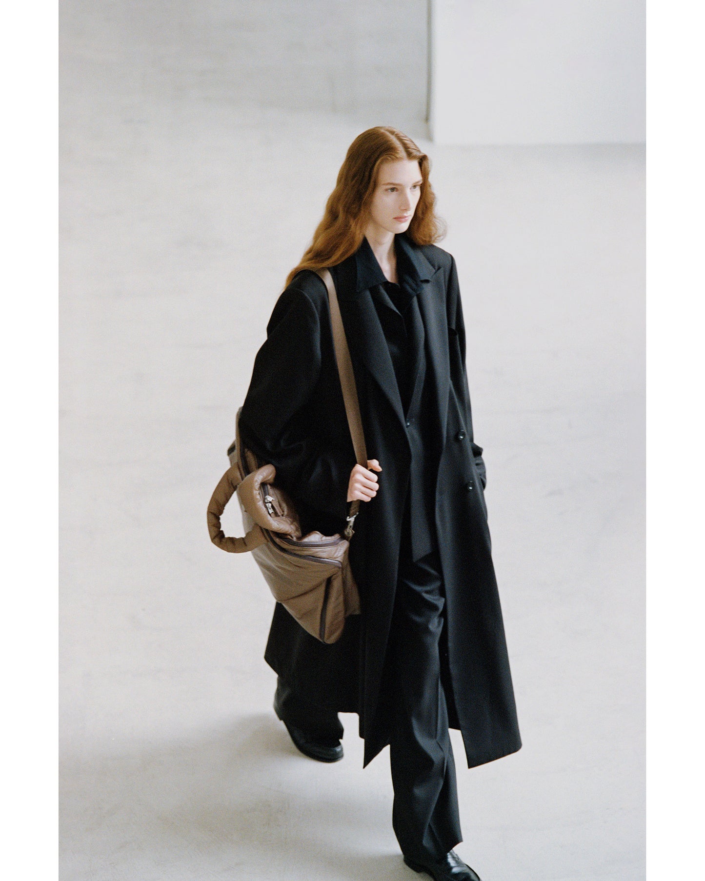 DOUBLE-BREASTED CHESTER COAT