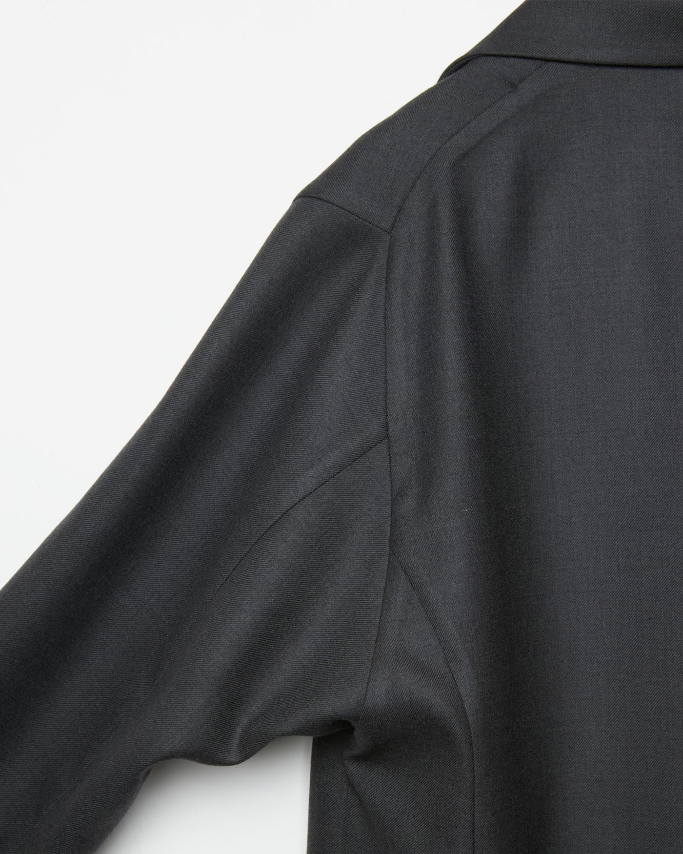 RELAXED SHOULDER JACKET