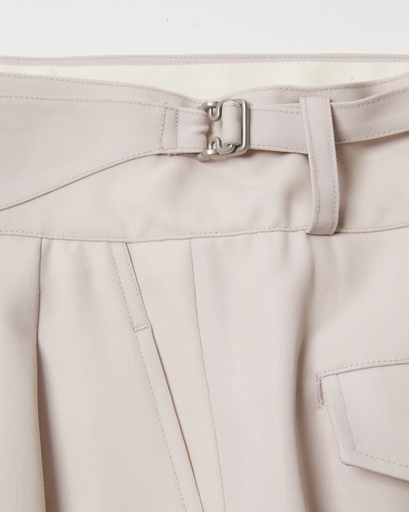 TWO TUCKS WIDE SHORTS