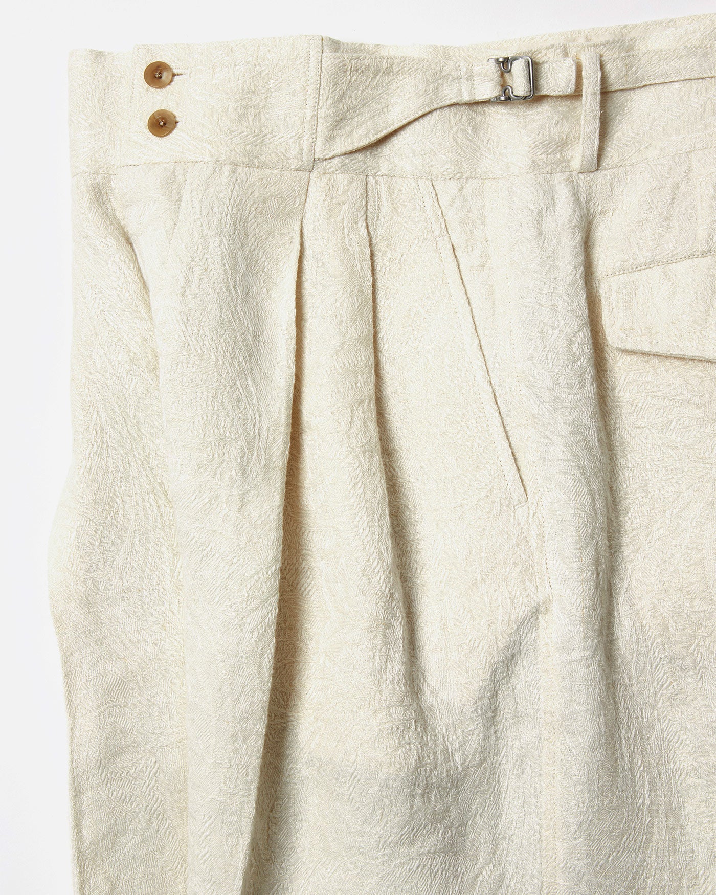 TWO TUCKS WIDE SHORTS