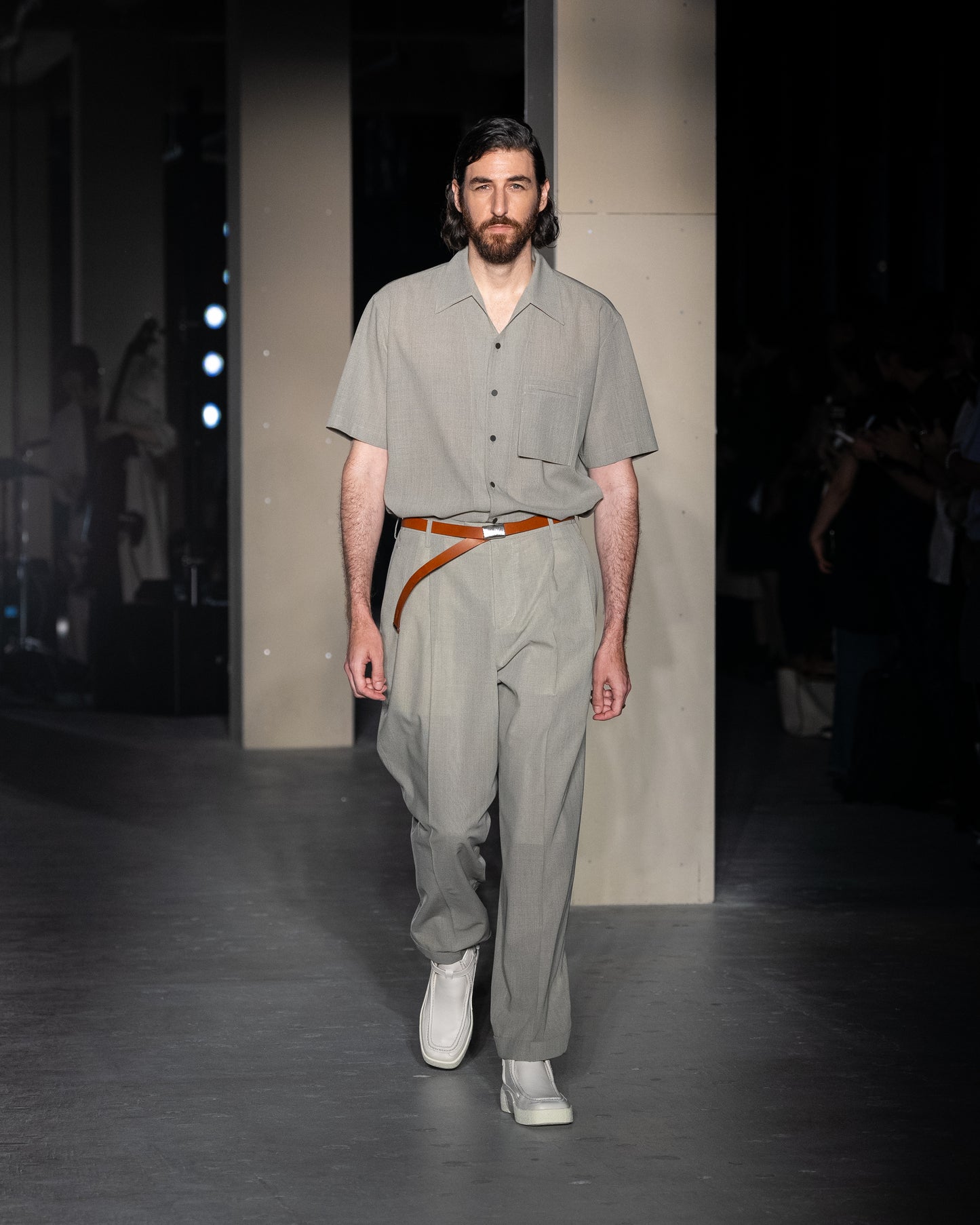 OPEN COLLAR SHORT-SLEEVED SHIRT