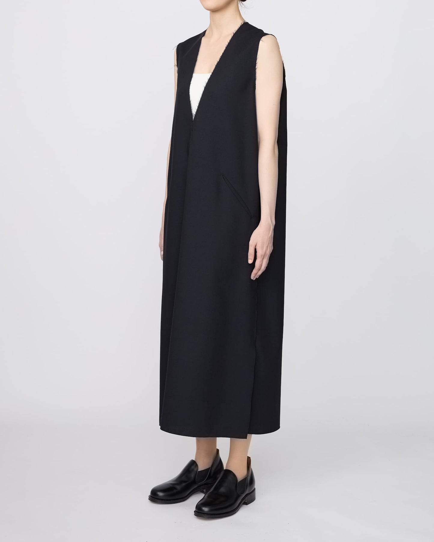 SLIT NECK SLEEVELESS DRESS