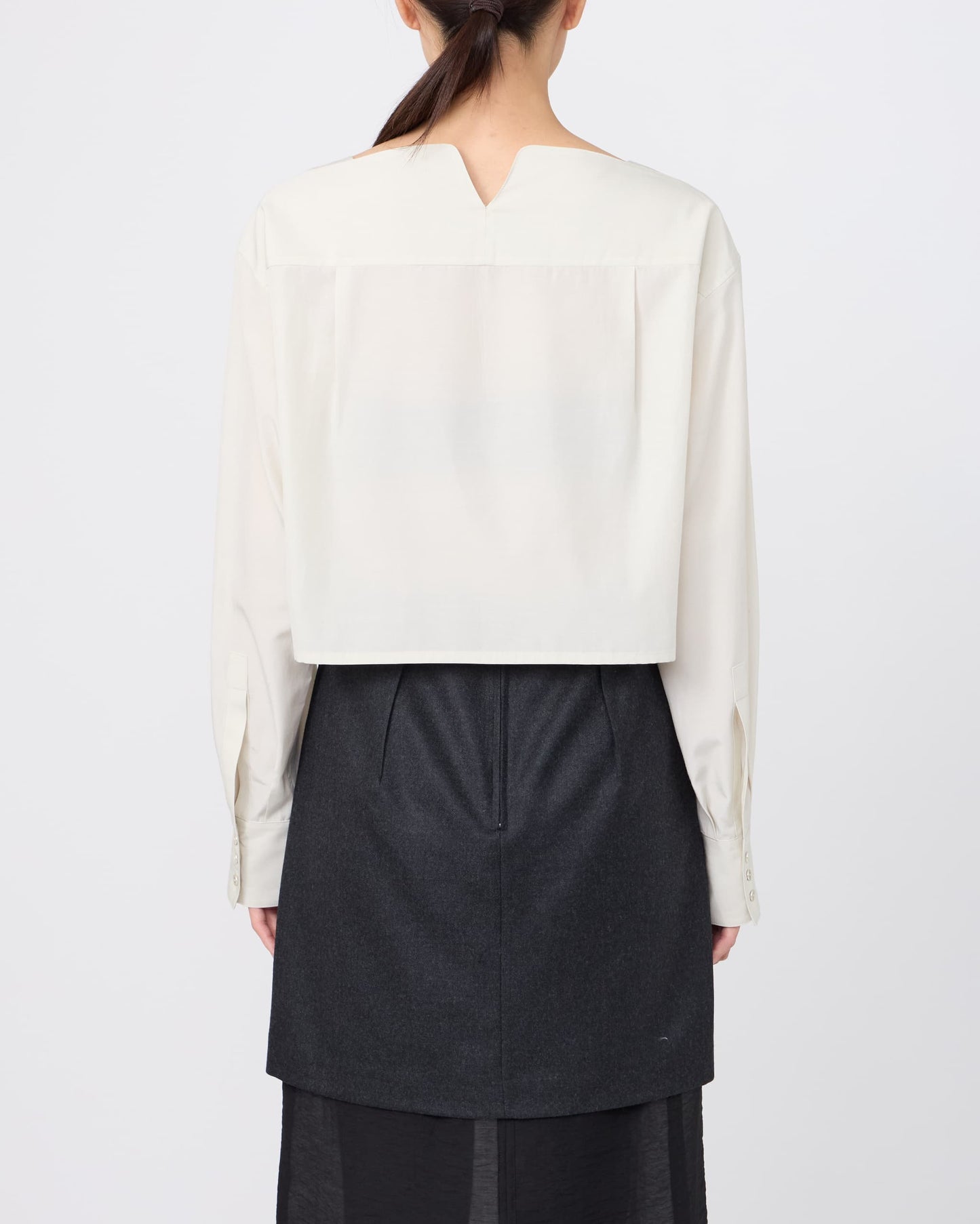 CROPPED BOAT NECK BLOUSE