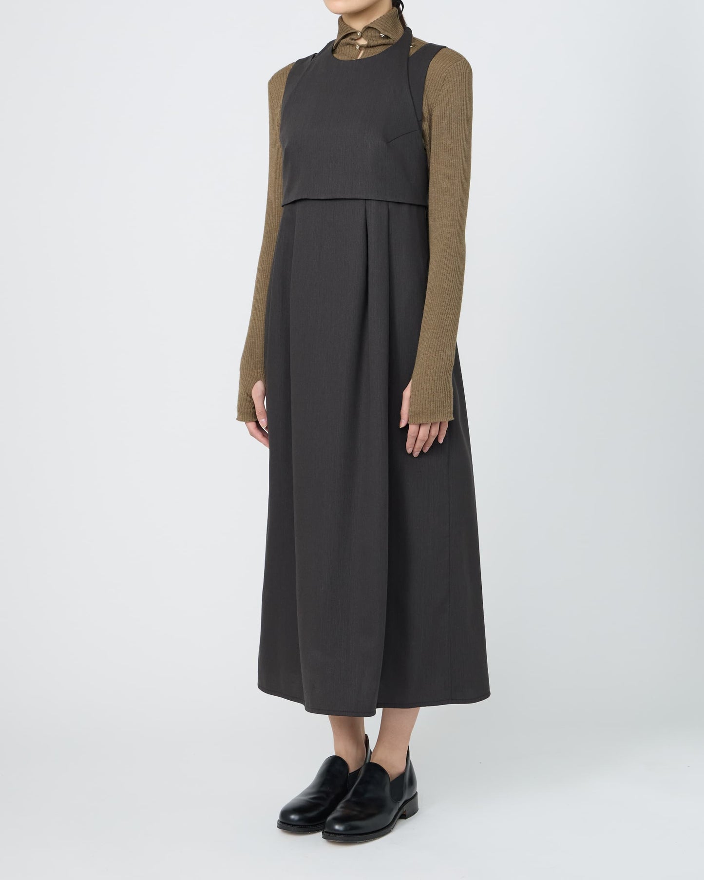 SLEEVELESS LAYERED DRESS
