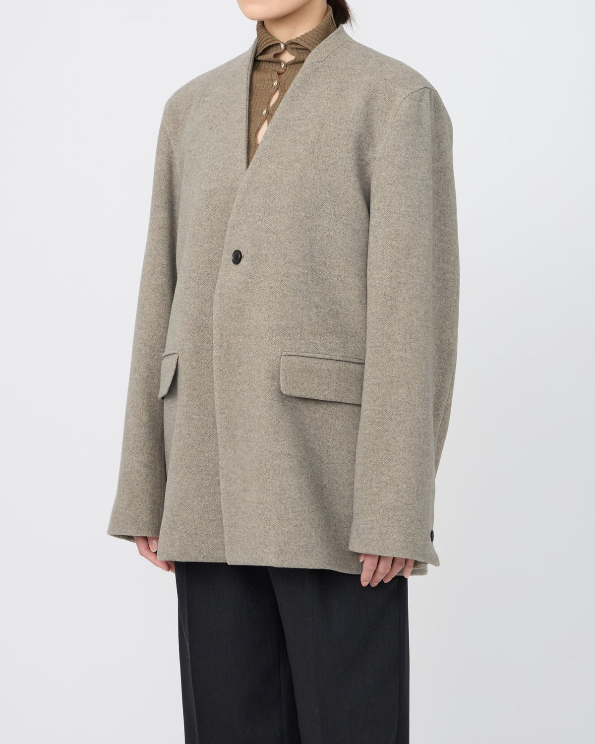 NO-COLLAR JACKET