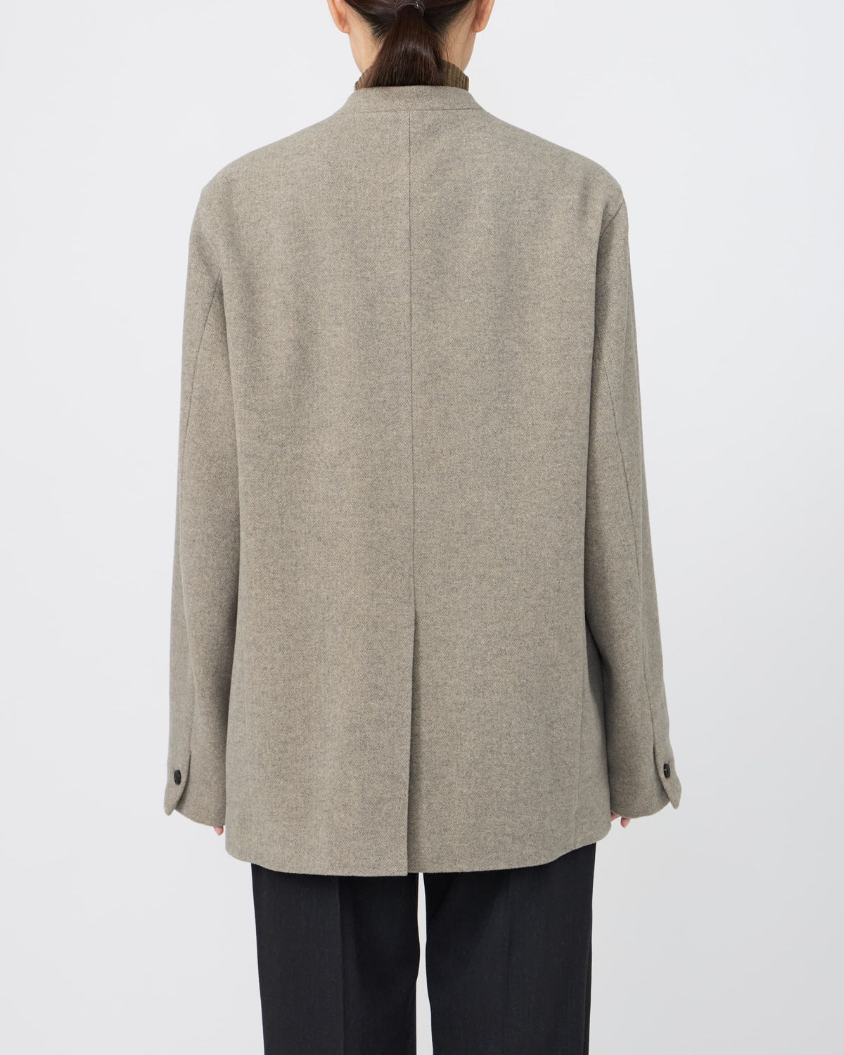 NO-COLLAR JACKET