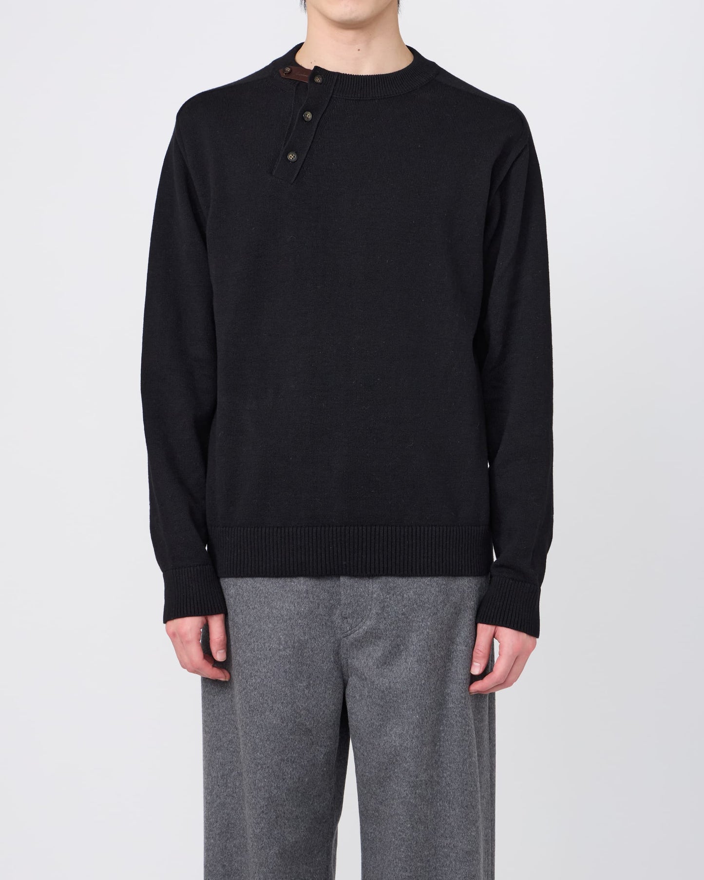 LEATHER TAB KNIT PULLOVER