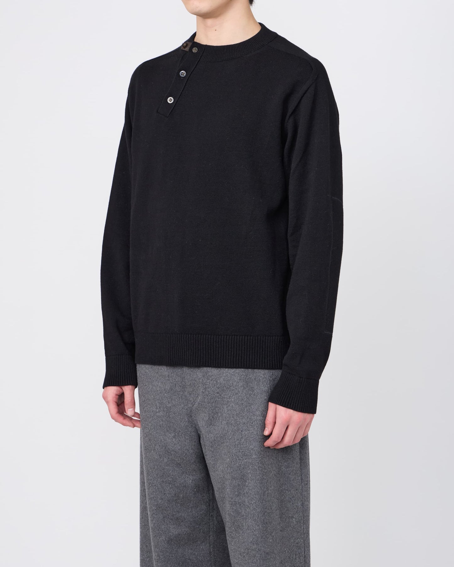 LEATHER TAB KNIT PULLOVER