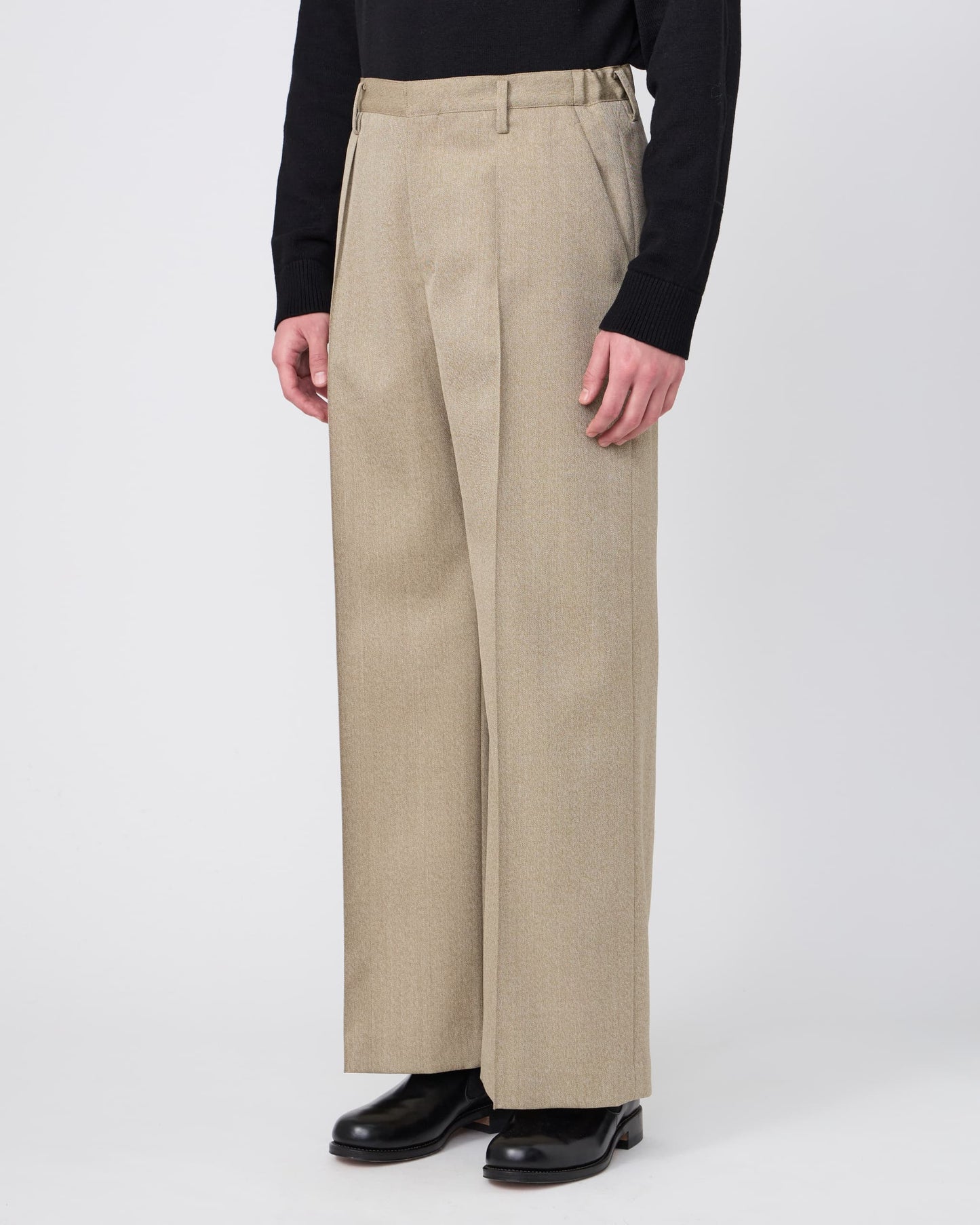 ONE-TUCK BAGGY TROUSERS