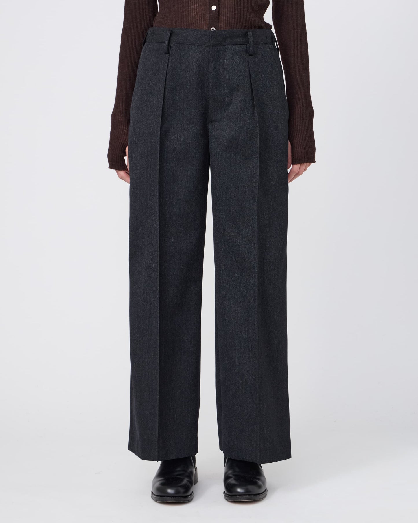 ONE-TUCK BAGGY TROUSERS