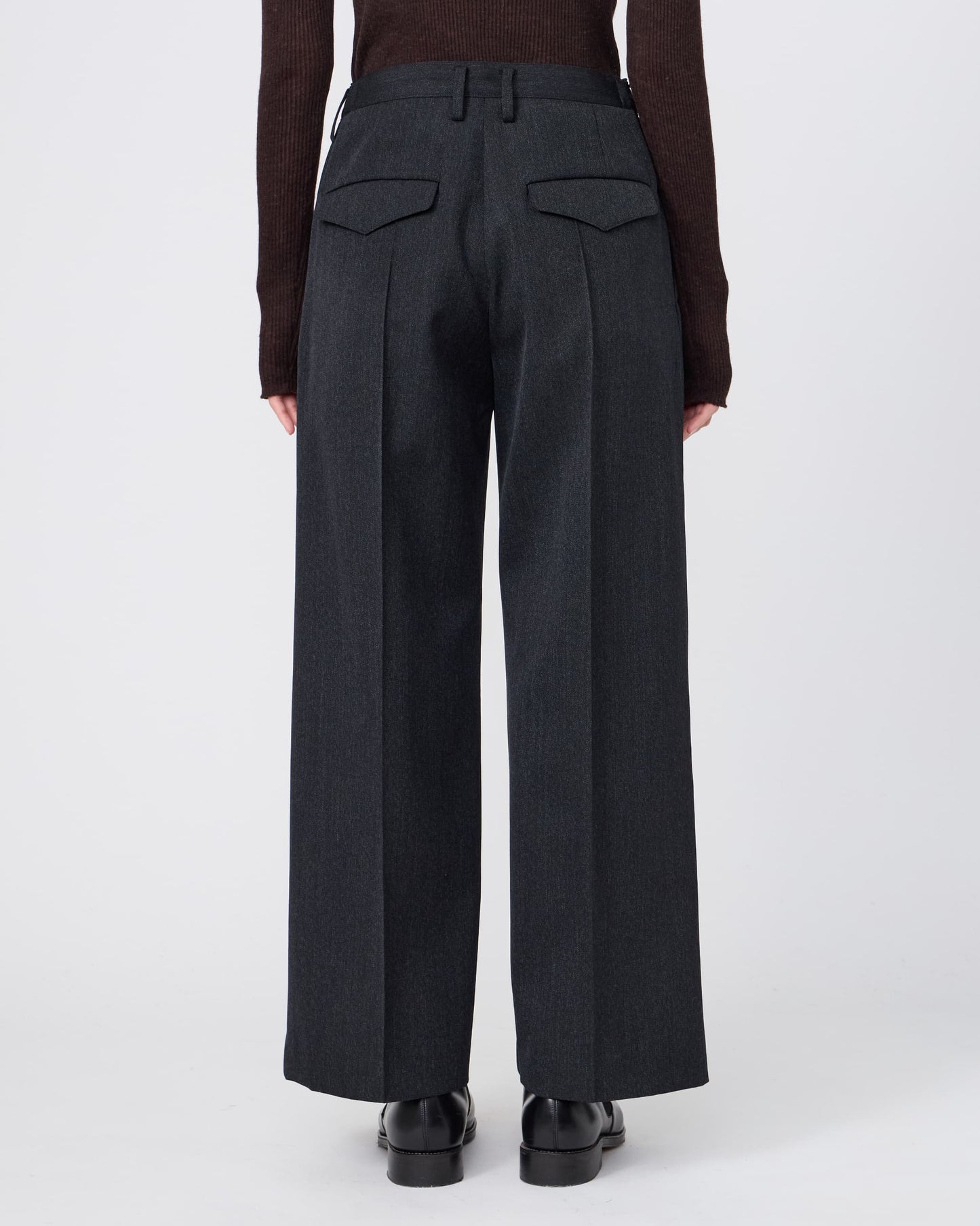 ONE-TUCK BAGGY TROUSERS