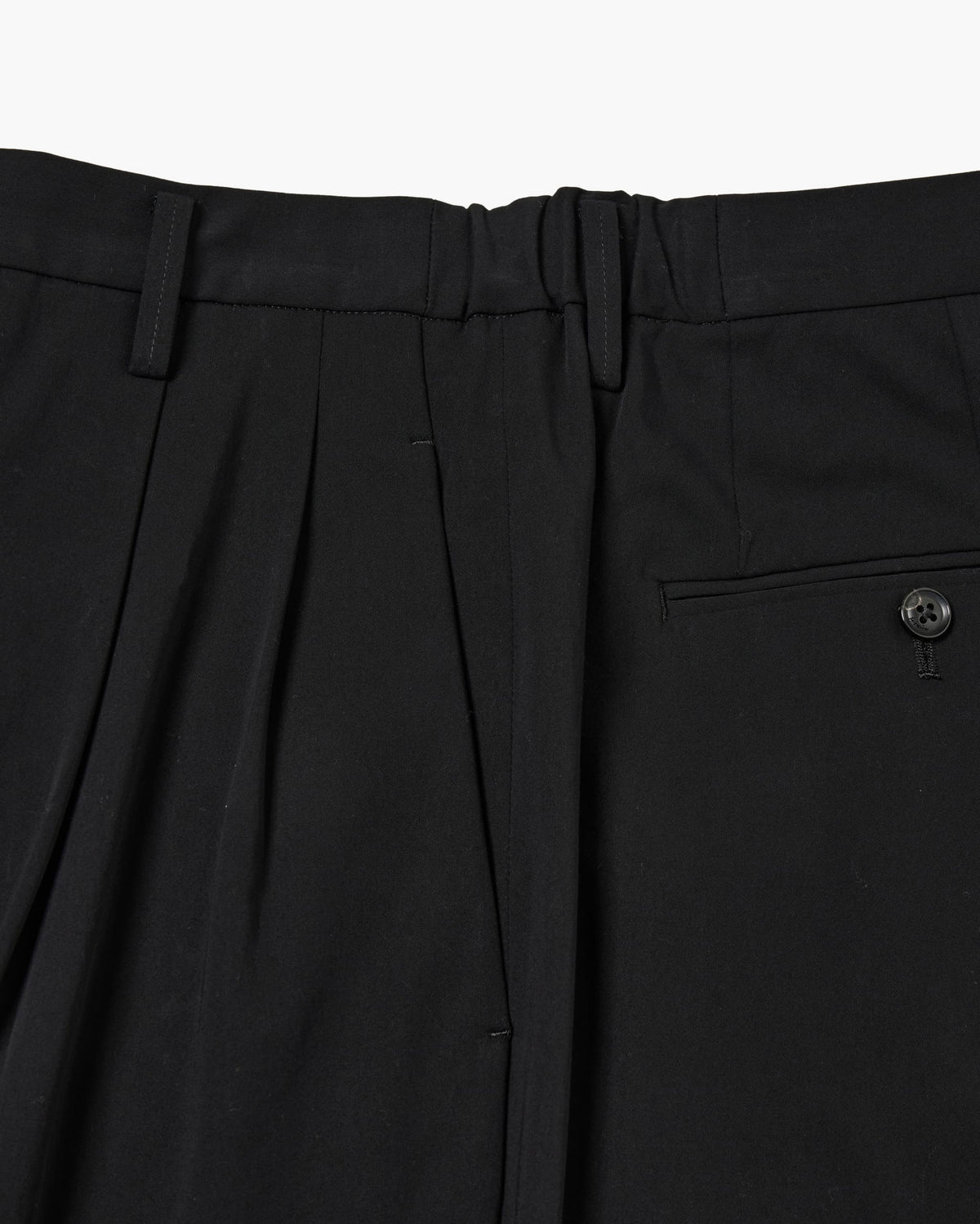 TWO-TUCKS TAPERED TROUSERS