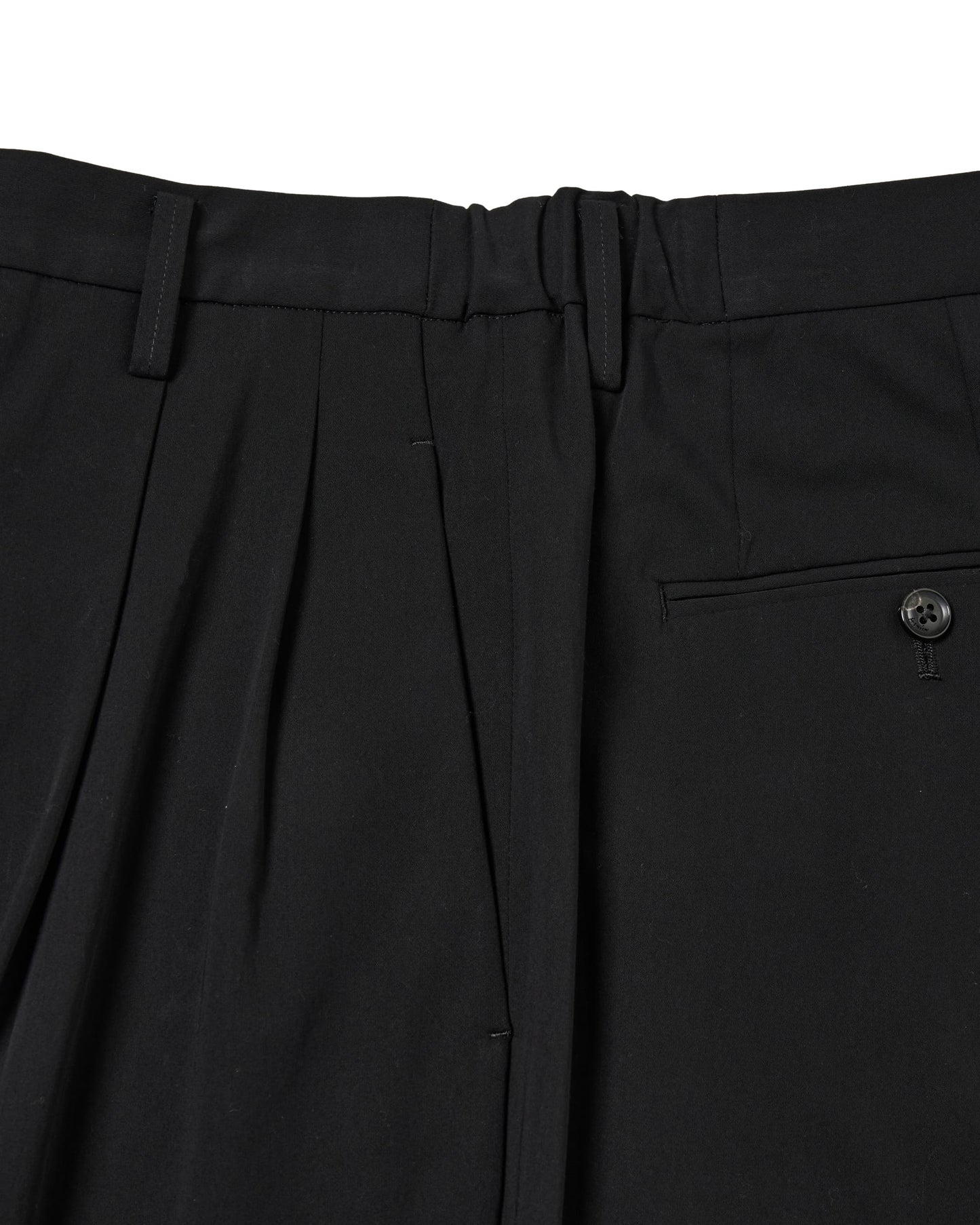 TWO-TUCKS TAPERED TROUSERS