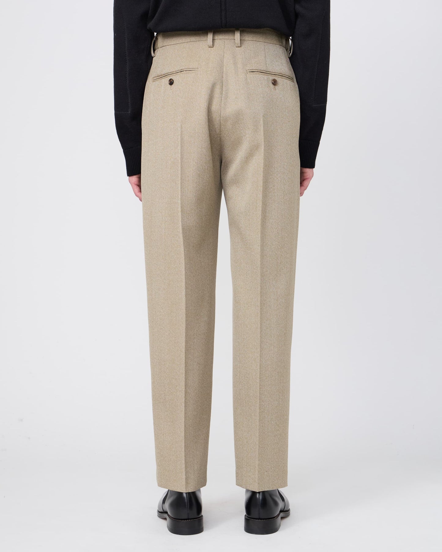 ONE-TUCK STRAIGHT TROUSERS