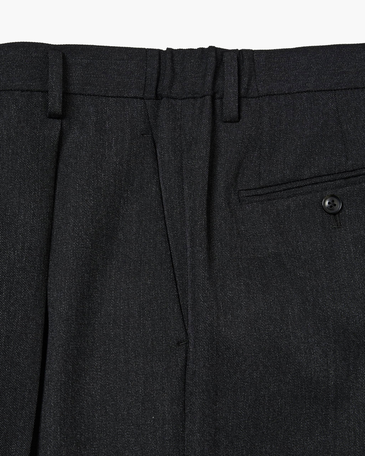 ONE-TUCK STRAIGHT TROUSERS