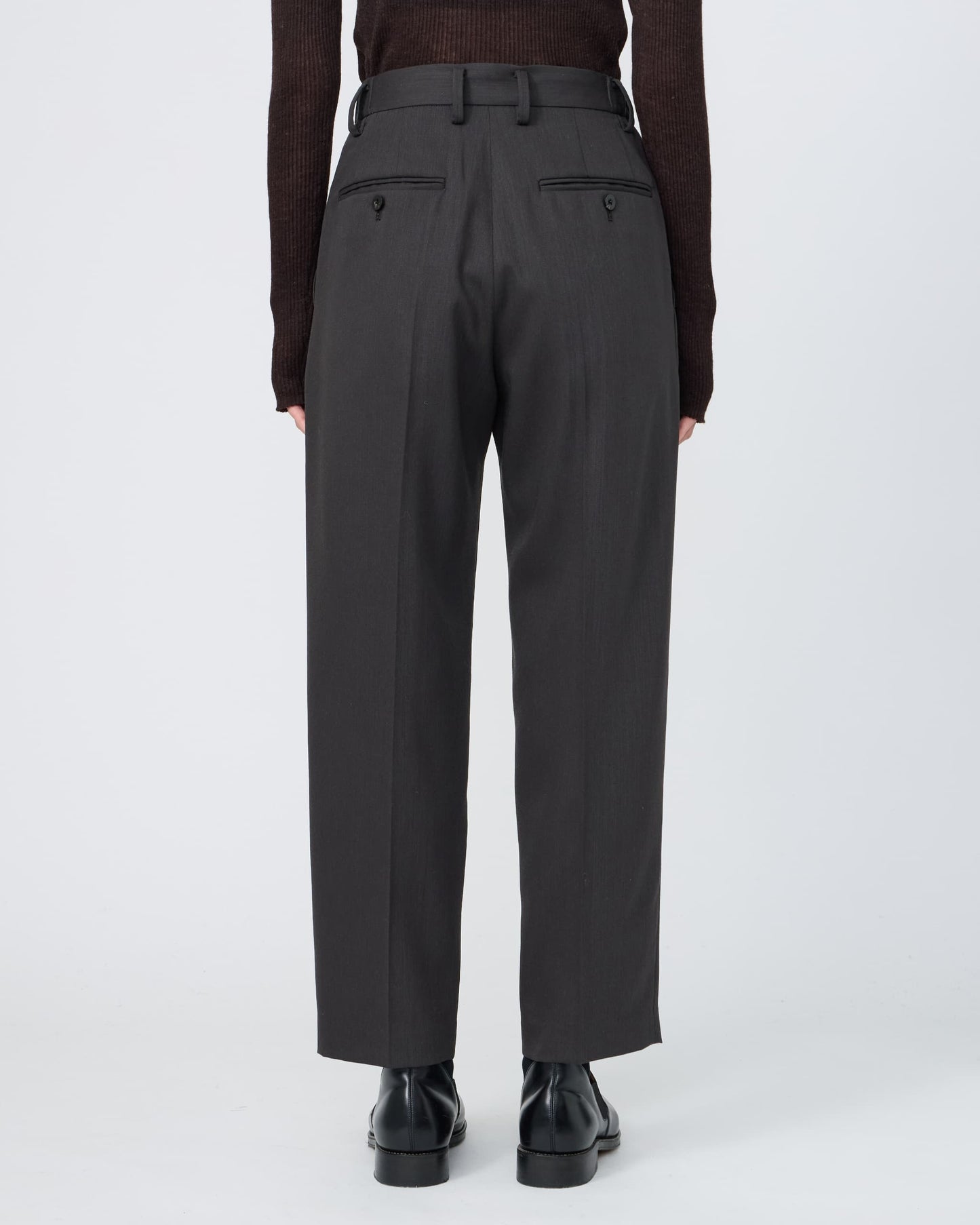 ONE-TUCK STRAIGHT TROUSERS