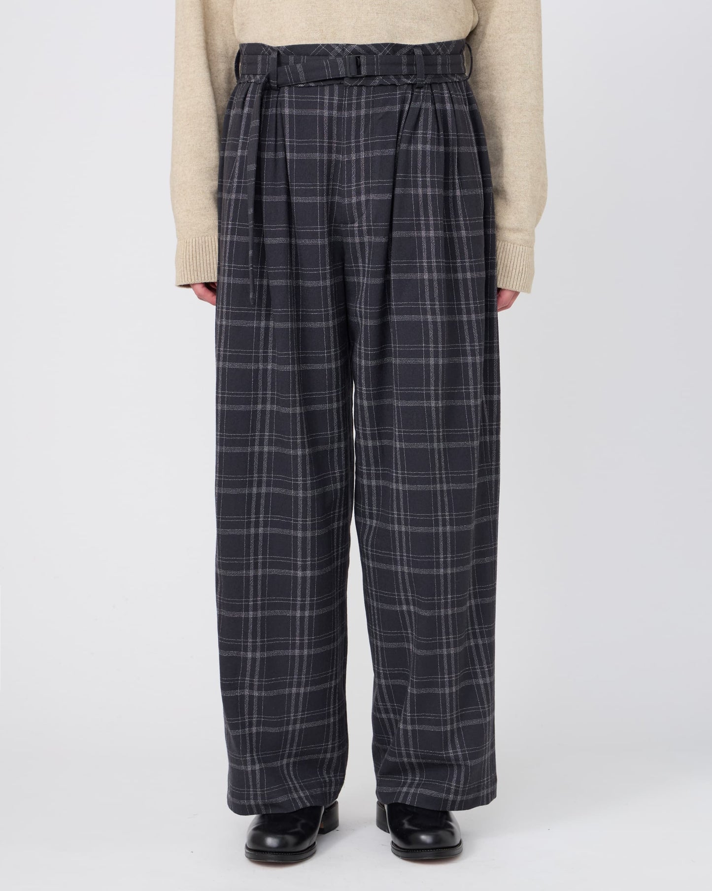 BELTED WIDE PANTS