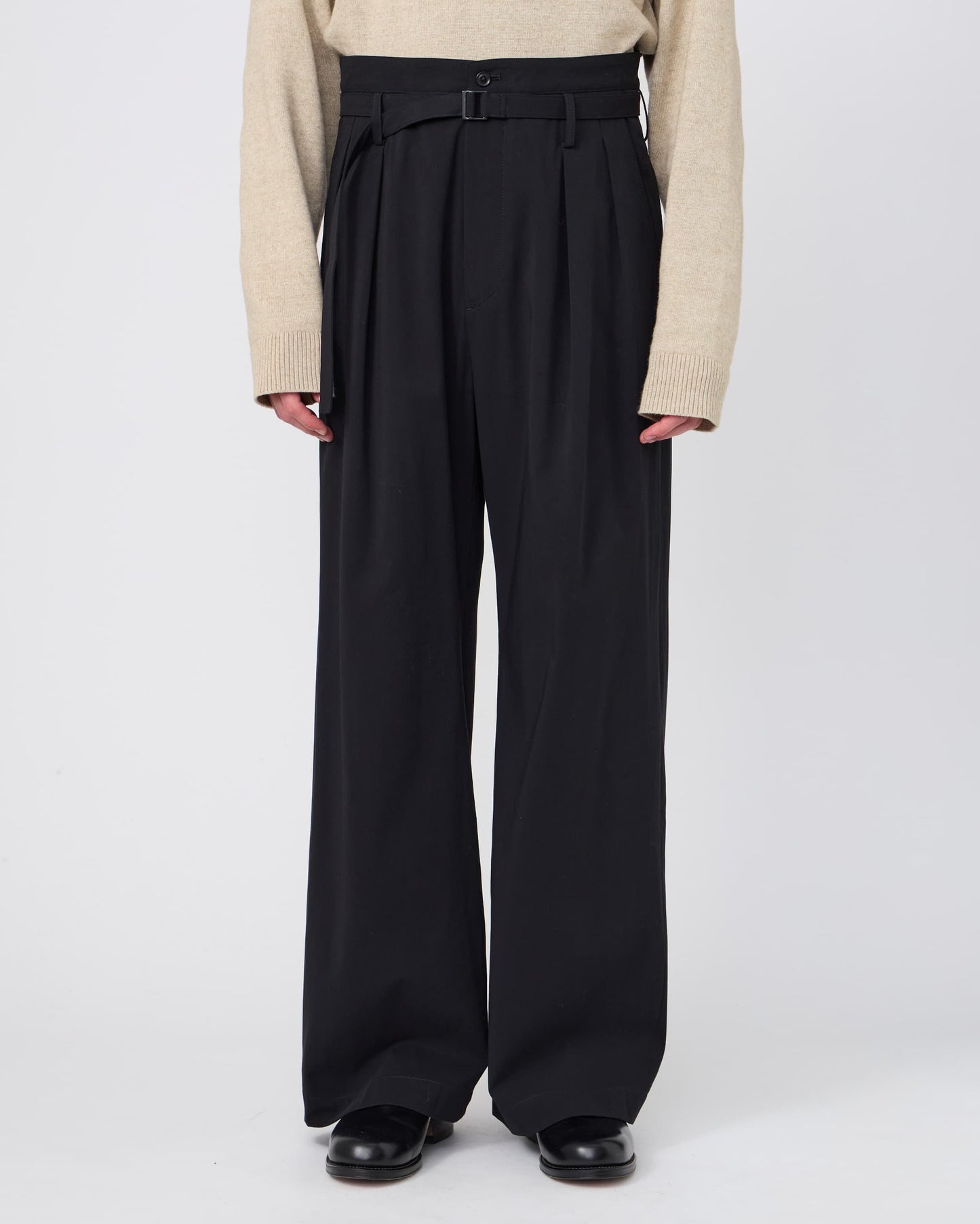 BELTED HIGH-WAIST BAGGY PANTS