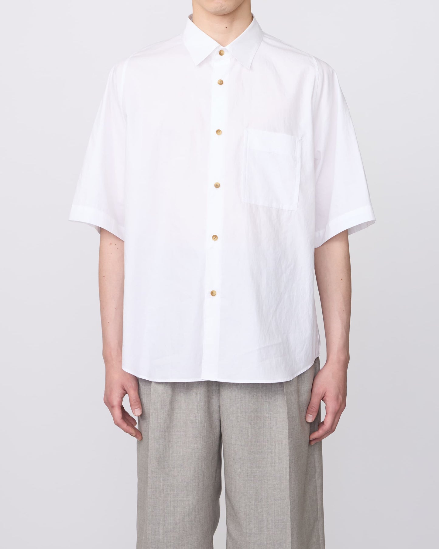 EXTENDED YOKE HALF-SLEEVED SHIRT
