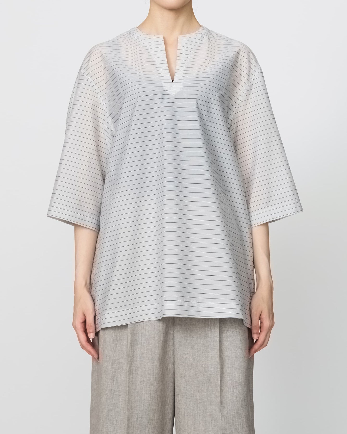 SPLIT SLEEVE PULLOVER BLOUSE