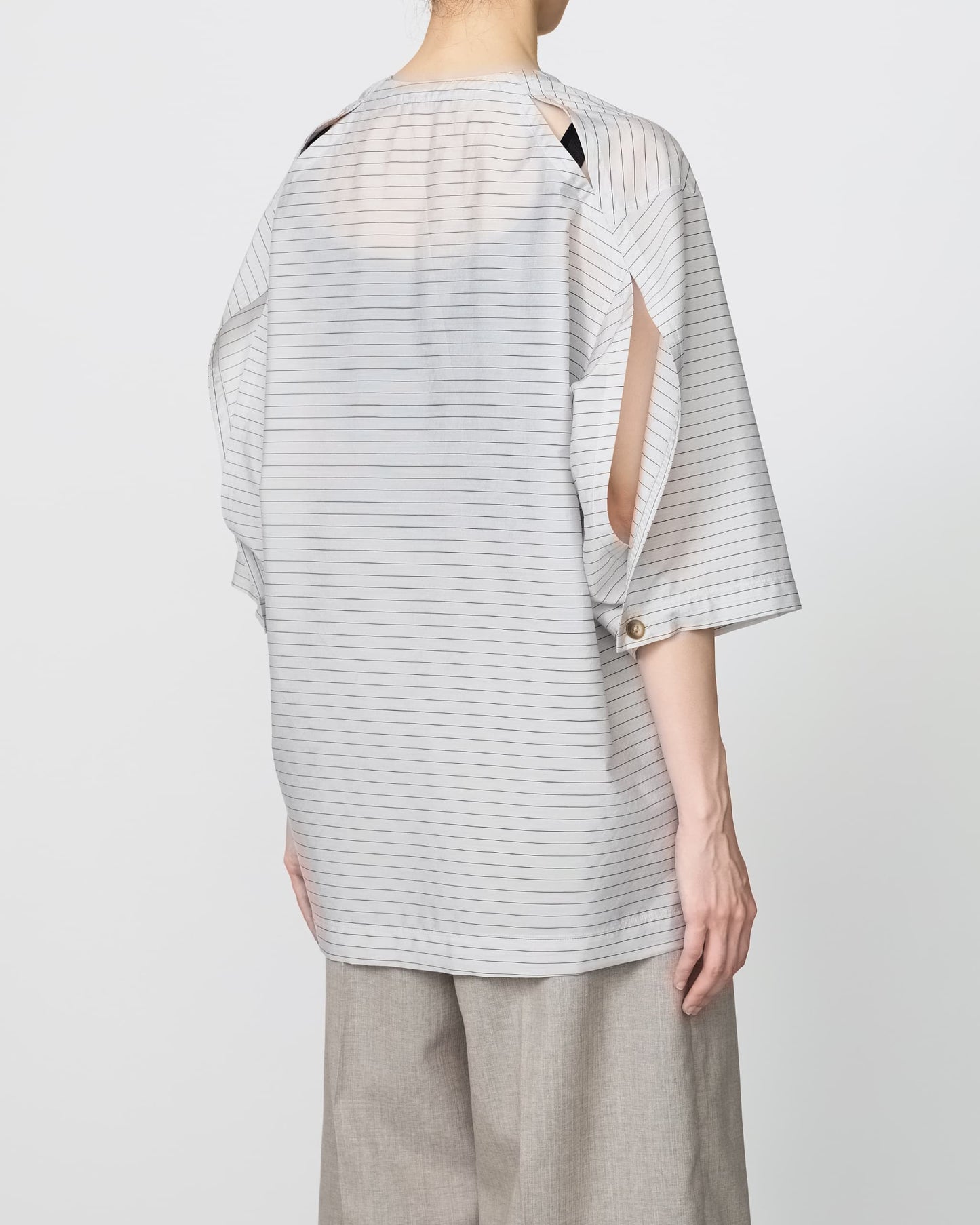 SPLIT SLEEVE PULLOVER BLOUSE