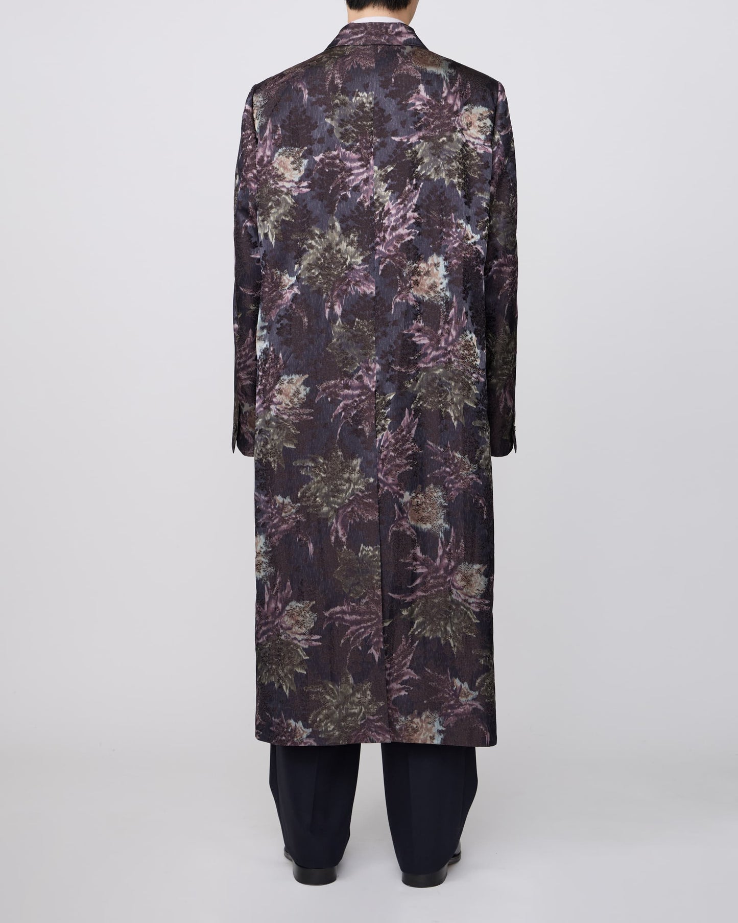 DOUBLE-BREASTED CHESTER COAT