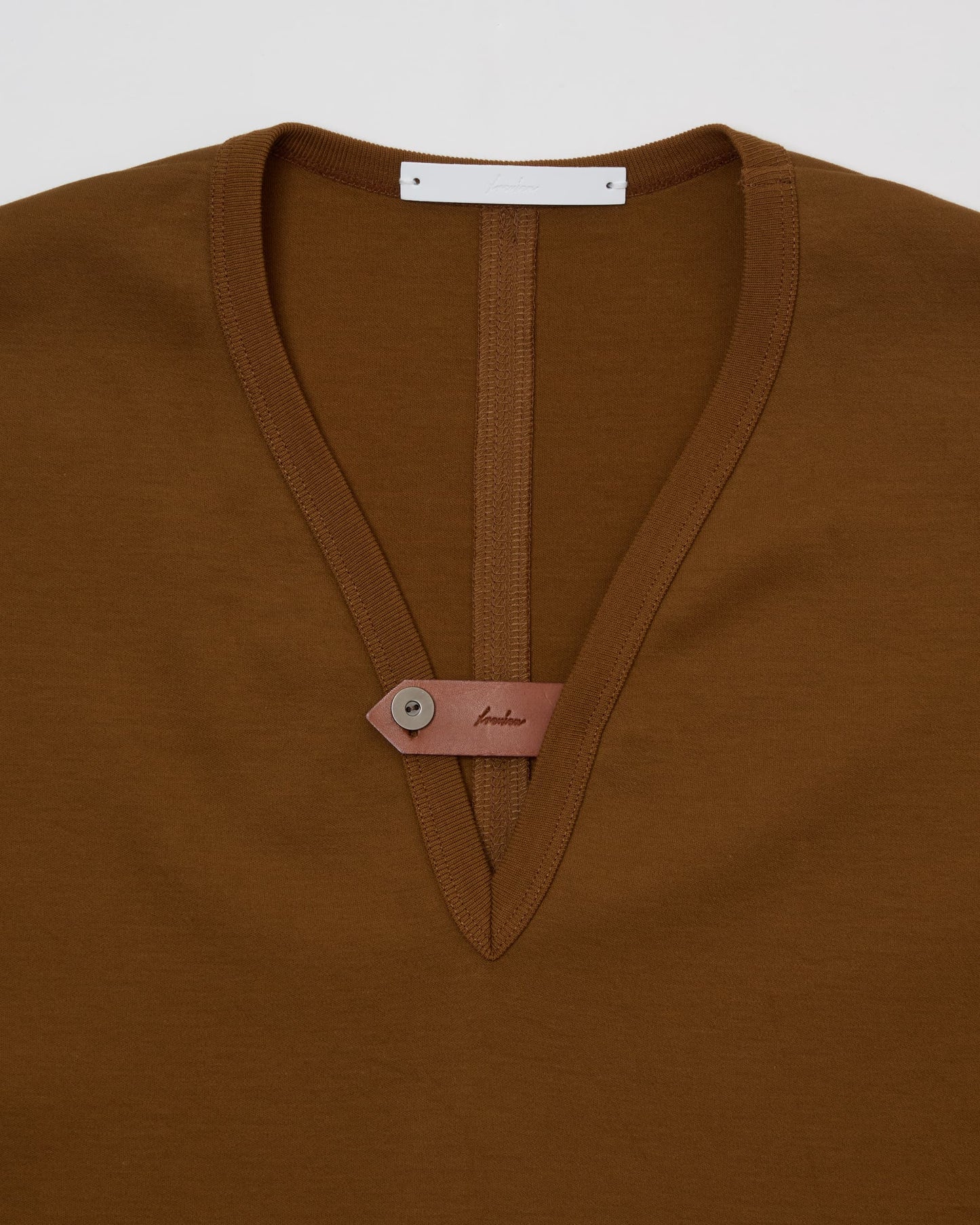 LONG-SLEEVED T-SHIRT