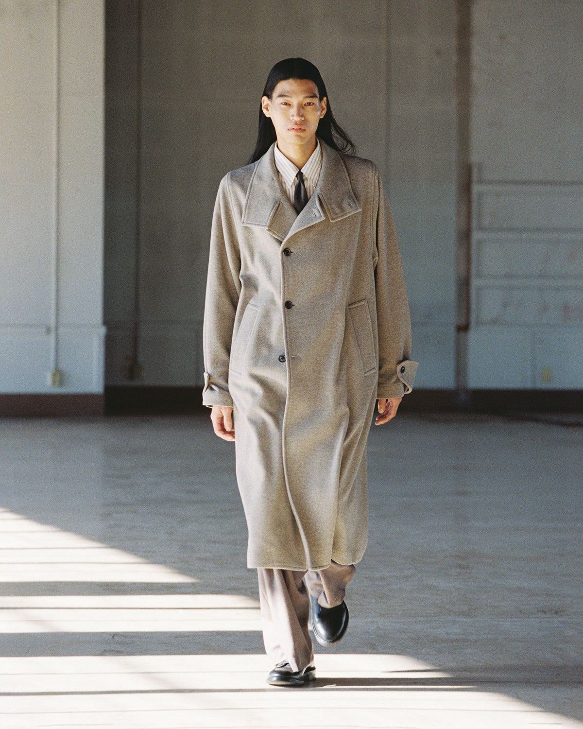 STAND-COLLAR COAT
