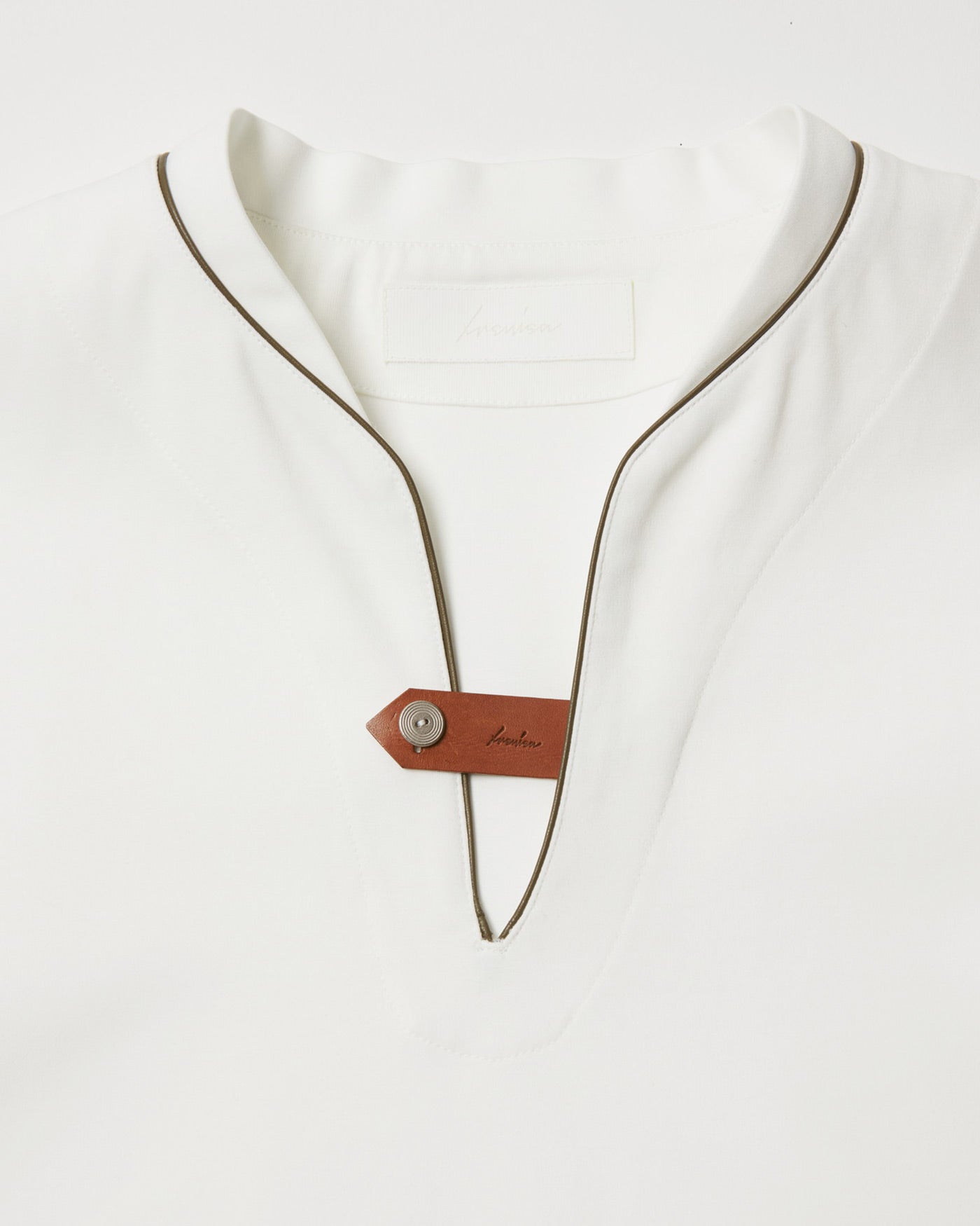 PULL OVER SHIRT WITH LEATHER TAB